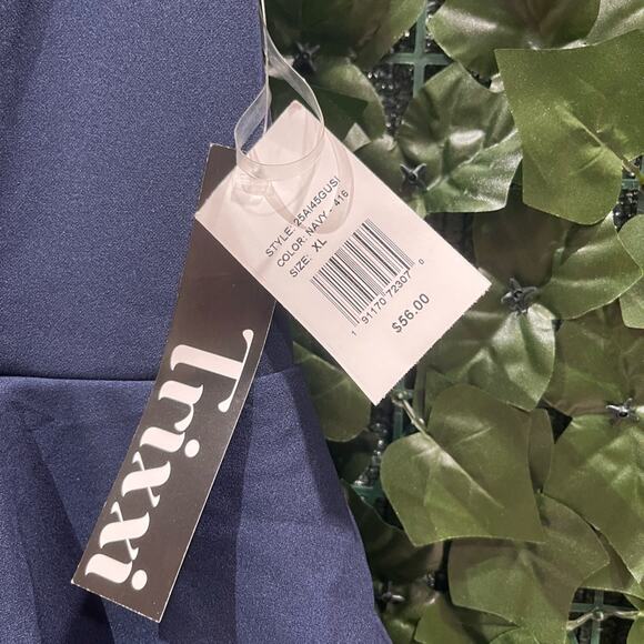 NWT! Trixxi Women's Ruffle Dress Size: XL - Picture 3 of 3